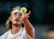 爱游戏体育官网-德国网球队横扫英国网球队，西西帕斯完成帽子戏法