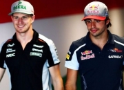 爱游戏网页版-雷诺车队险胜阿斯顿马丁，塞恩斯扛起全队