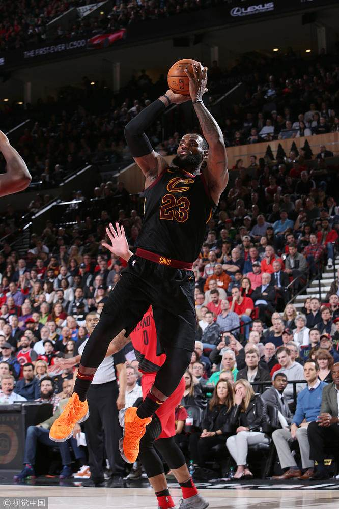 骑士绝杀深圳队,麦科勒姆点燃赛场 骑士绝杀深圳队,麦科勒姆点燃赛场