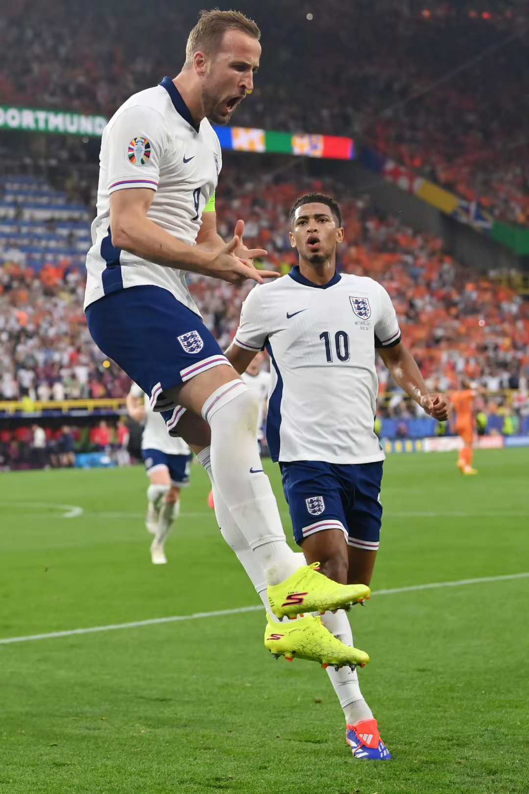 荷兰力克英格兰，凯恩扛起全队