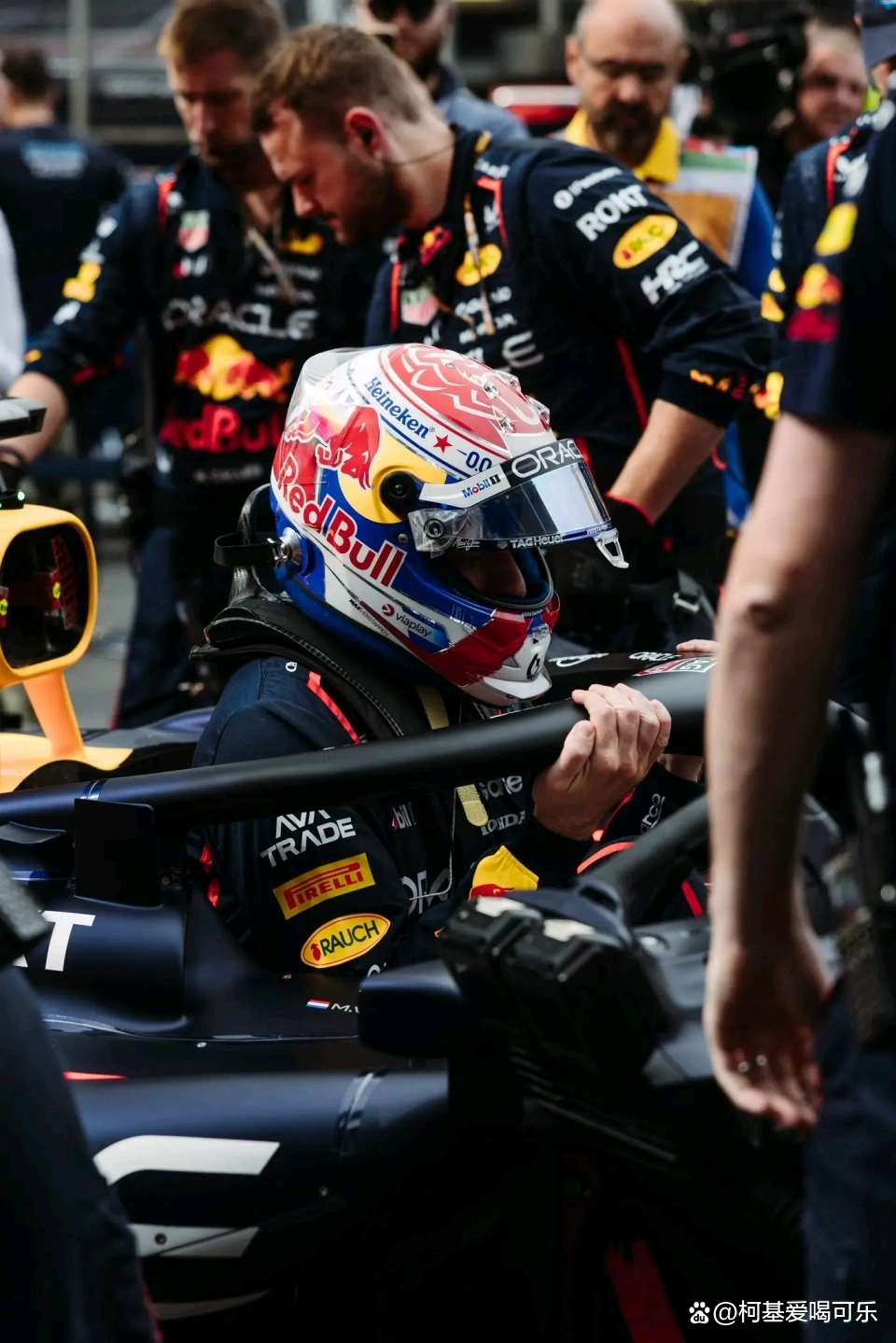 迈凯伦绝杀红牛二队，维斯塔潘高光表现