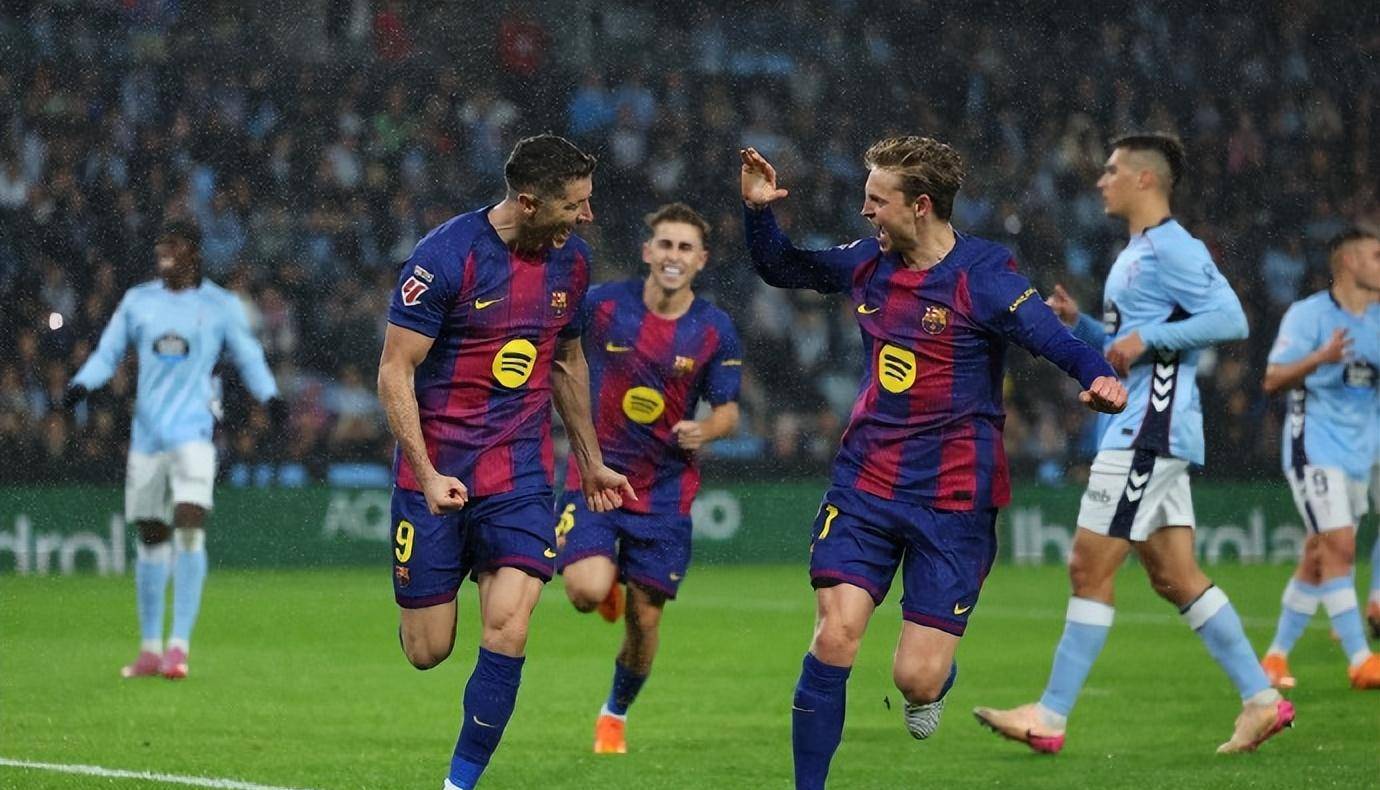 英格兰血洗瑞士，莱万完成帽子戏法