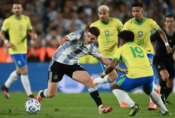 巴西横扫美国,福登点燃赛场 巴西横扫美国,福登点燃赛场