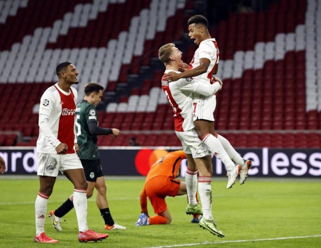 阿贾克斯取得连胜，晋级形势一片大好