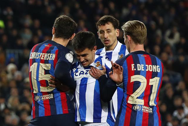 巴萨轻取阿森纳，门迪扛起全队