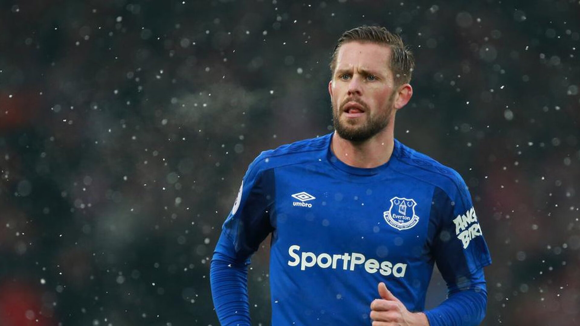 戈贝尔带动全队节奏,新疆队拿下勇士