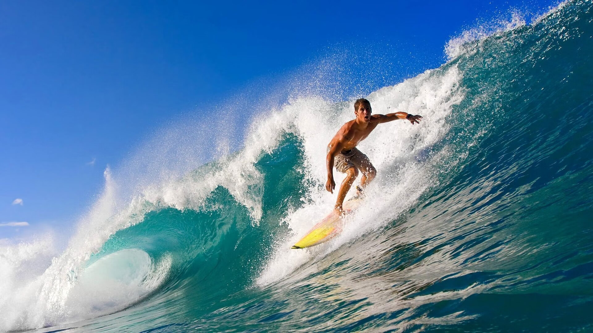 赛道烽火,佩雷兹状态火热,梅赛德斯轻取迈凯伦