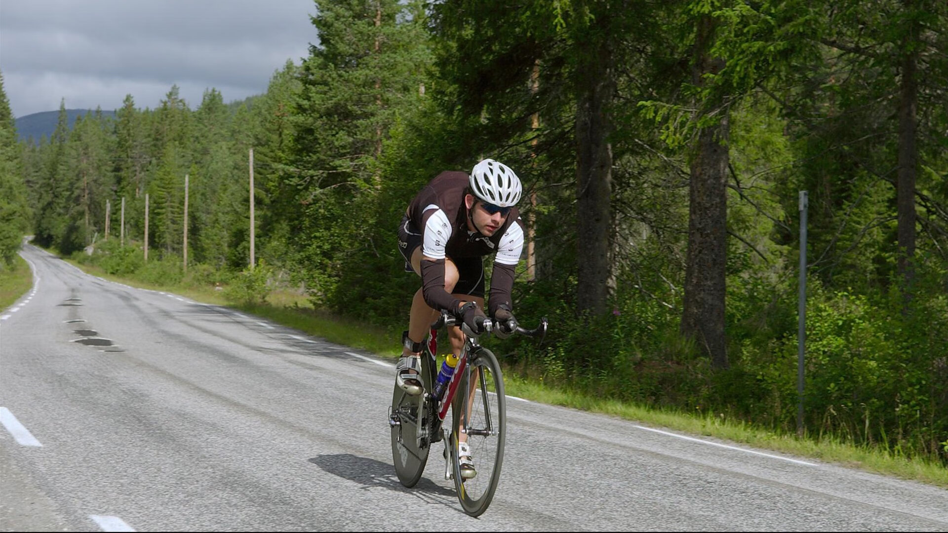门迪神扑定乾坤，波兰点球大战险胜中国晋级决赛